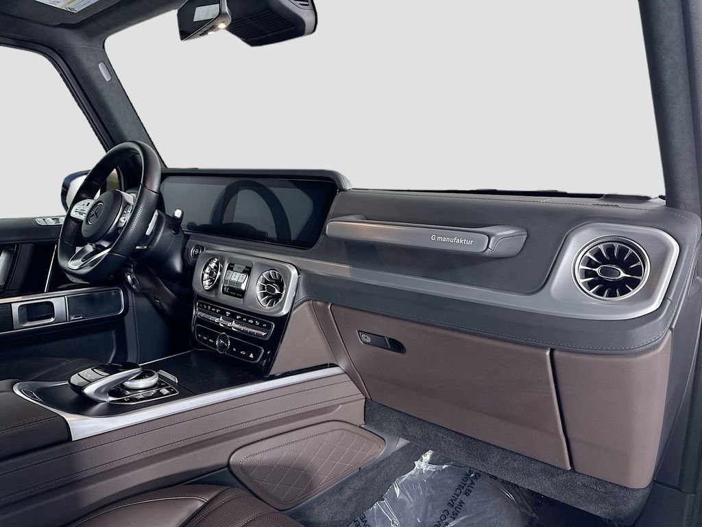 Used 2023 Mercedes-Benz G 550 image 32