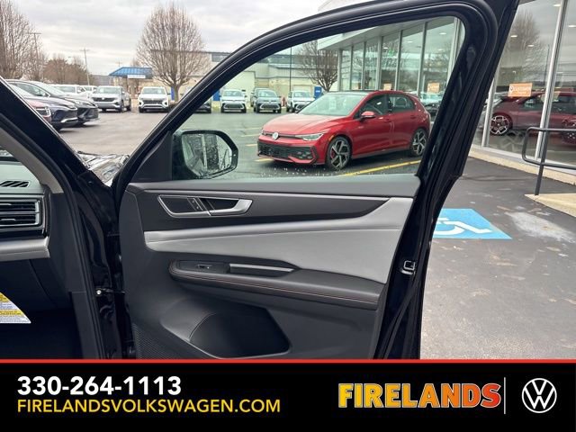 New 2026 Volkswagen Atlas Peak Edition image 29