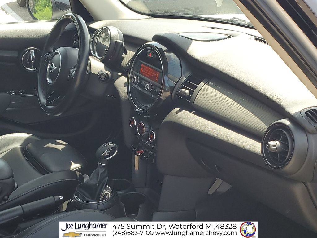 Used 2016 MINI Cooper 4-Door Hardtop FWD image 28