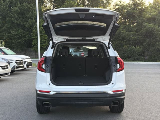 Used 2020 GMC Terrain SLT w/ Preferred Package FWD image 14