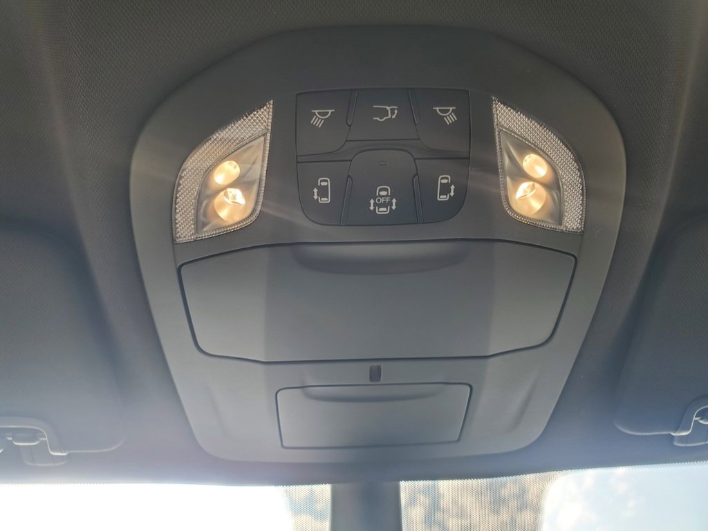 New 2026 Chrysler Pacifica Select image 40