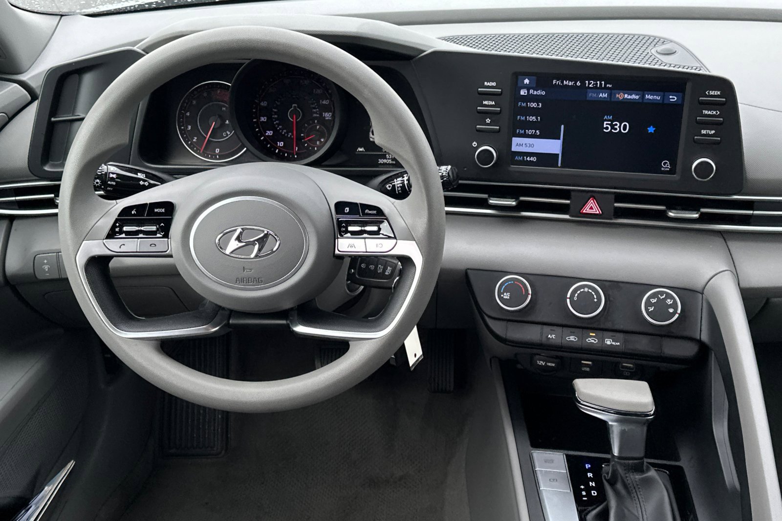 Used 2021 Hyundai Elantra SE image 14