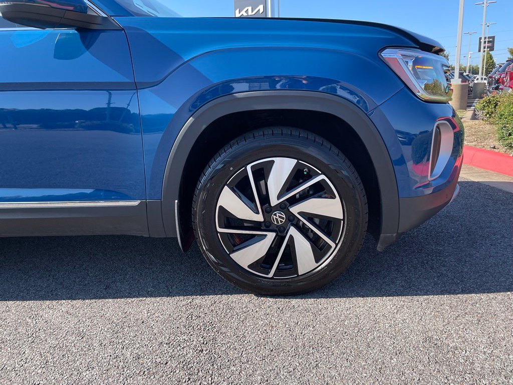 Used 2025 Volkswagen Atlas SEL AWD/4WD image 33