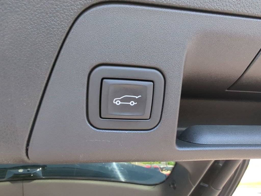 Used 2023 Buick Envision Avenir AWD/4WD image 40