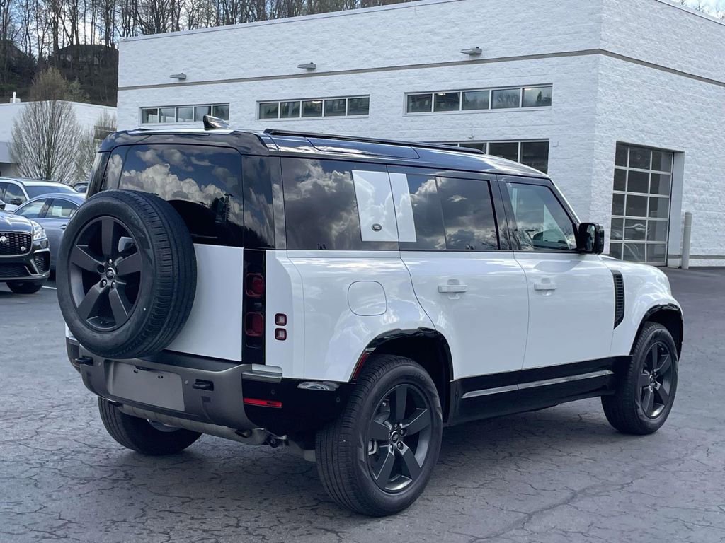 Used 2024 Land Rover Defender 110 X-Dynamic SE image 5