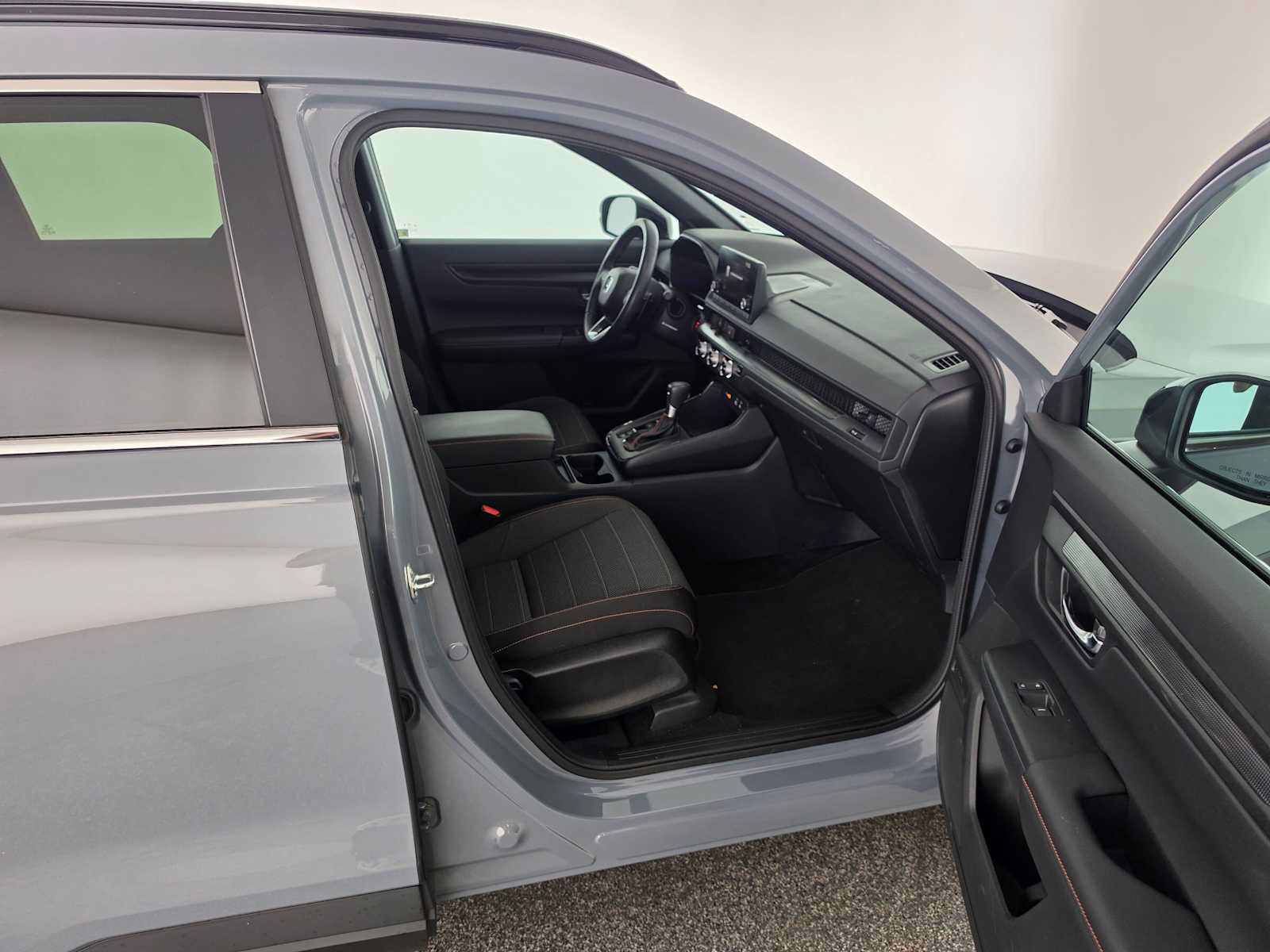 Used 2025 Honda CR-V Sport image 10