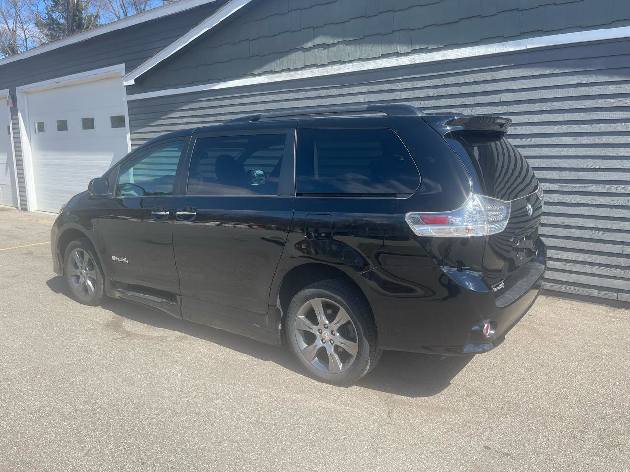 Used 2015 Honda Odyssey EX-L image 34