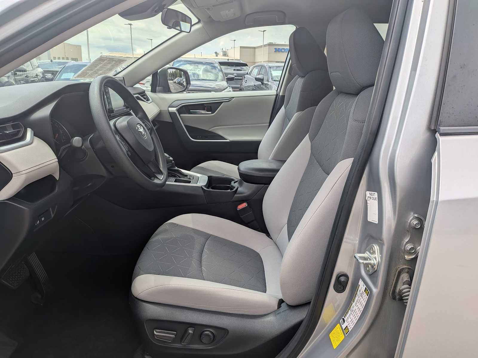 Used 2021 Toyota RAV4 XLE FWD image 15
