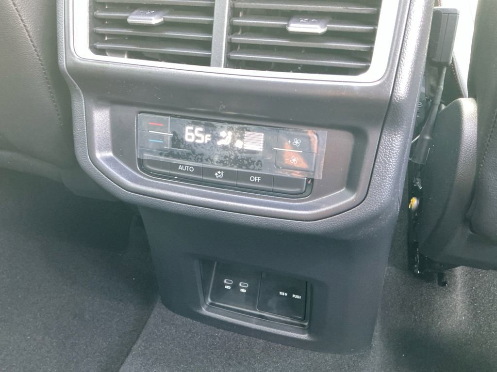 New 2026 Volkswagen Atlas Peak Edition AWD/4WD image 21