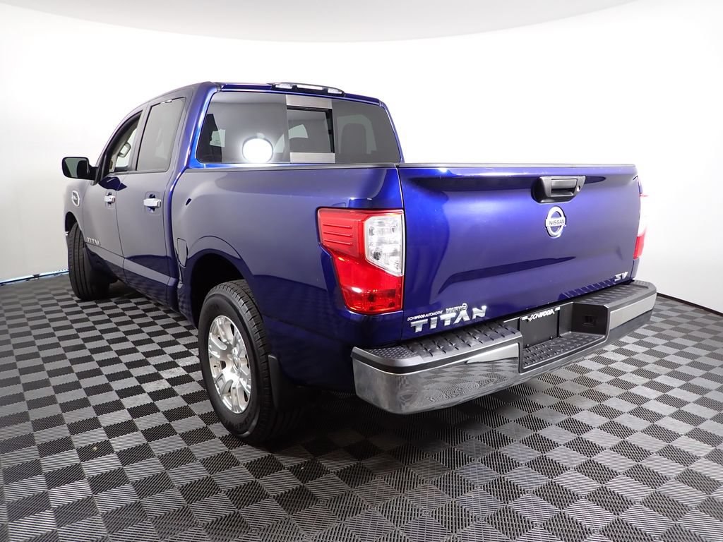 Used 2017 Nissan Titan SV RWD image 11