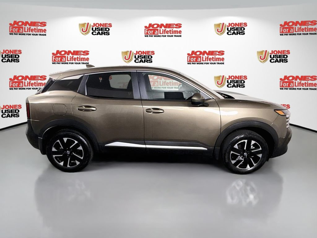 Used 2025 Nissan Kicks SV AWD/4WD image 16