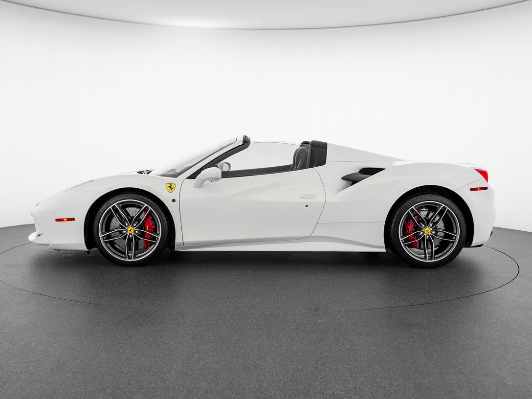 Used 2019 Ferrari 488 Spider RWD image 2