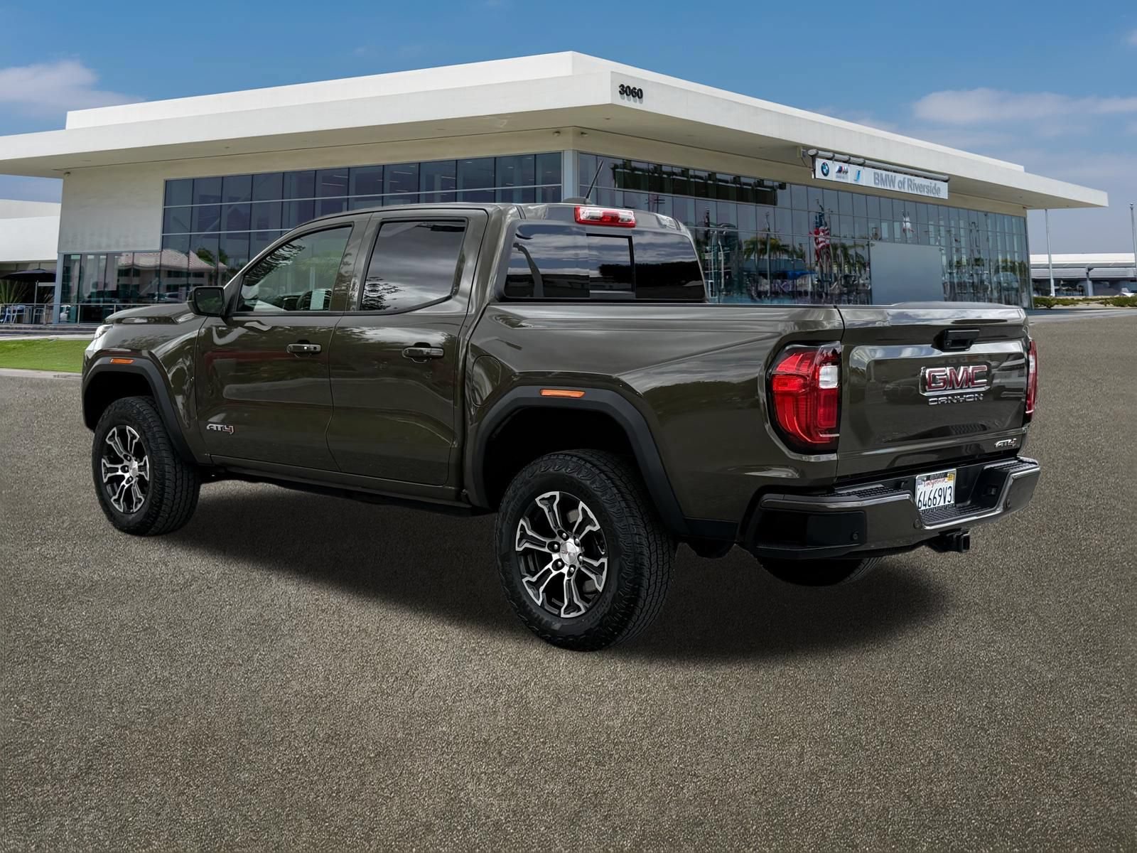 Used 2023 GMC Canyon AT4 w/ AT4 Premium Package AWD/4WD image 8