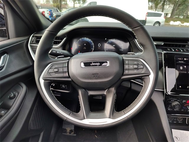 New 2025 Jeep Grand Cherokee L Altitude image 17