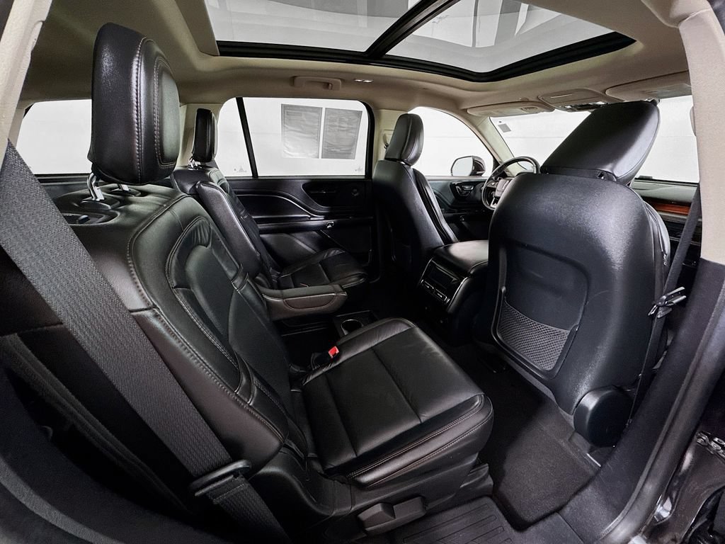 Used 2022 Lincoln Aviator Reserve AWD/4WD image 30
