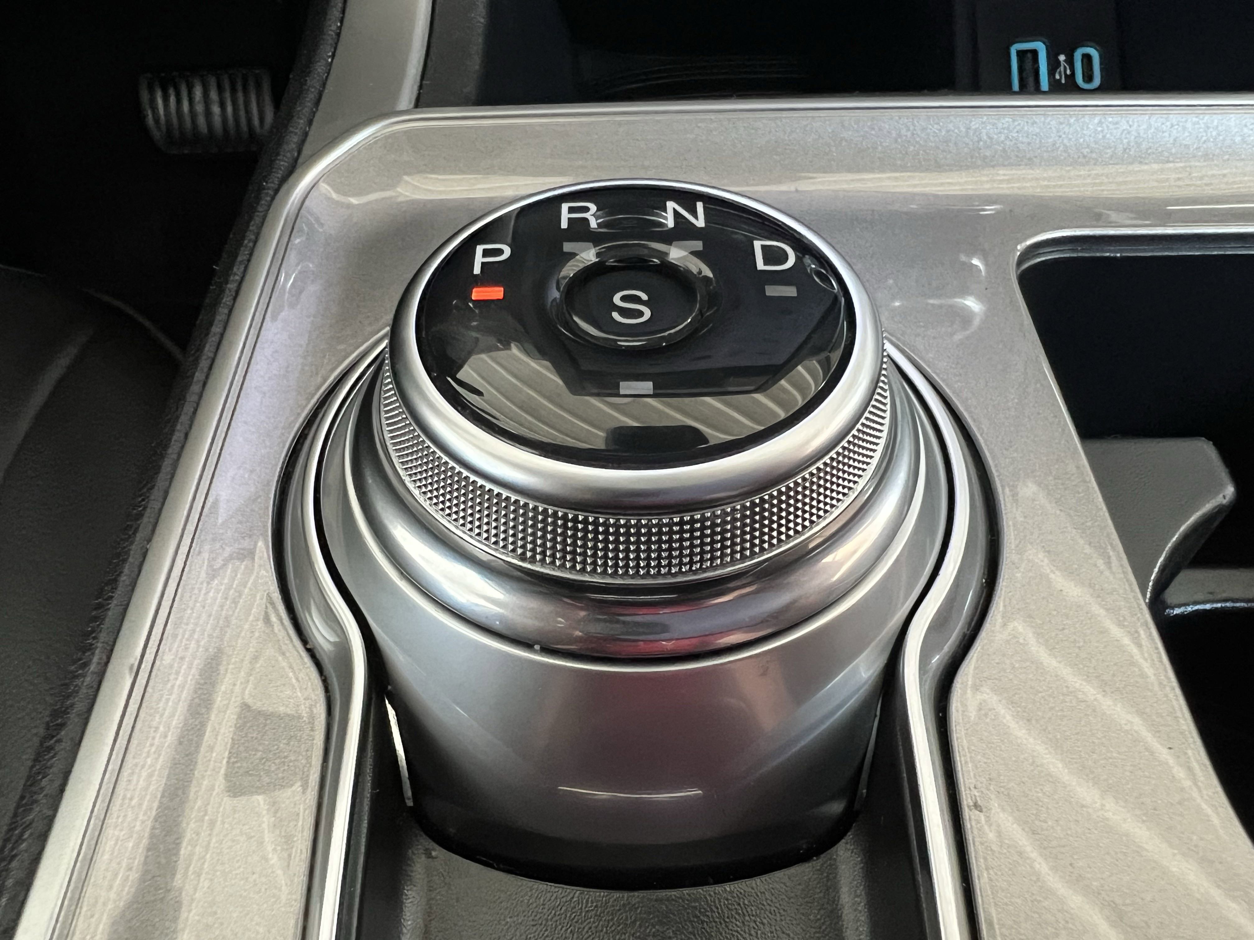 Used 2024 Ford Edge SEL w/ Convenience Package image 27