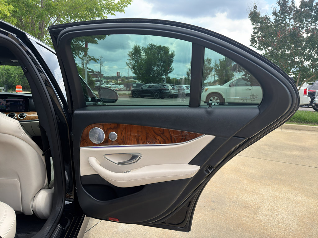 Used 2018 Mercedes-Benz E 300 image 16