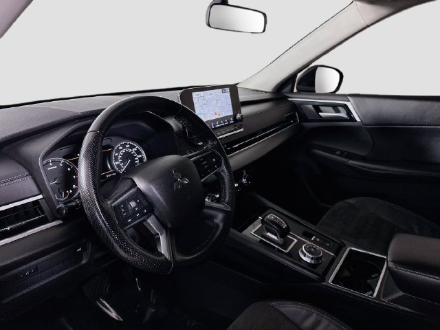 Used 2023 Mitsubishi Outlander SE Black Edition FWD image 22