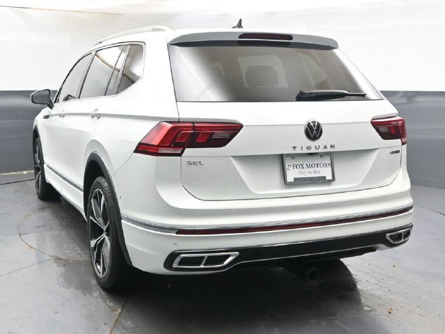 Used 2024 Volkswagen Tiguan SEL R-Line AWD/4WD image 4