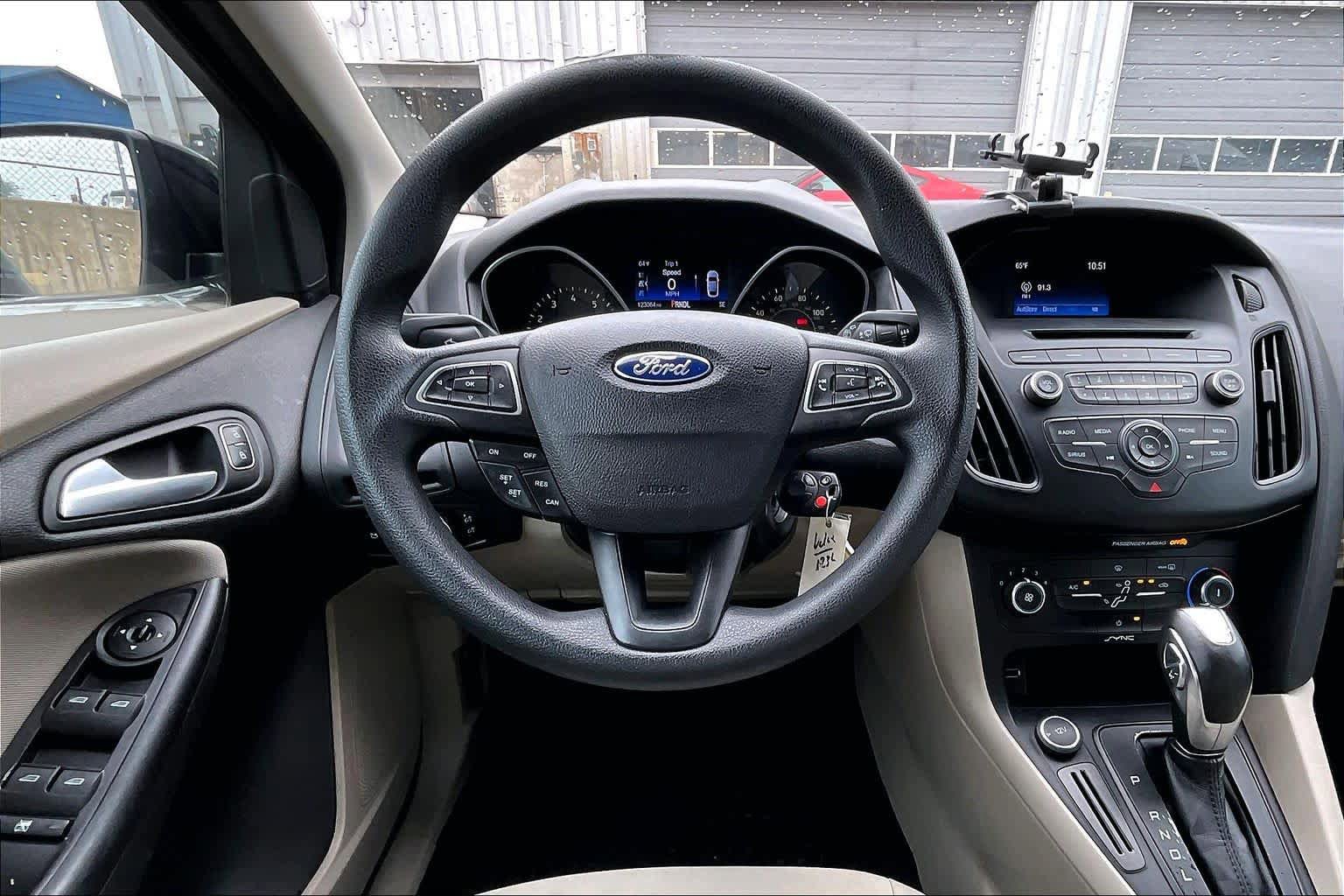 Used 2015 Ford Focus SE FWD image 6