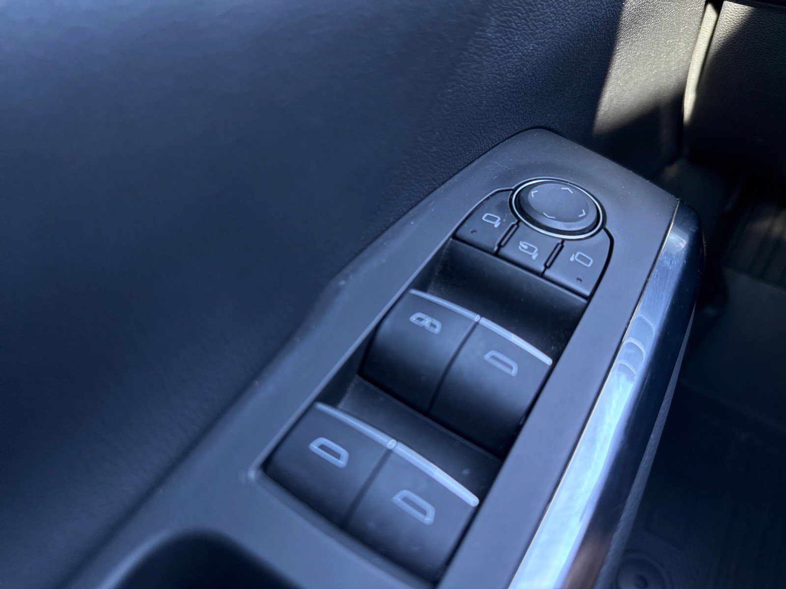 Used 2024 Chevrolet Traverse RS w/ LPO, Floor Liner Package FWD image 25