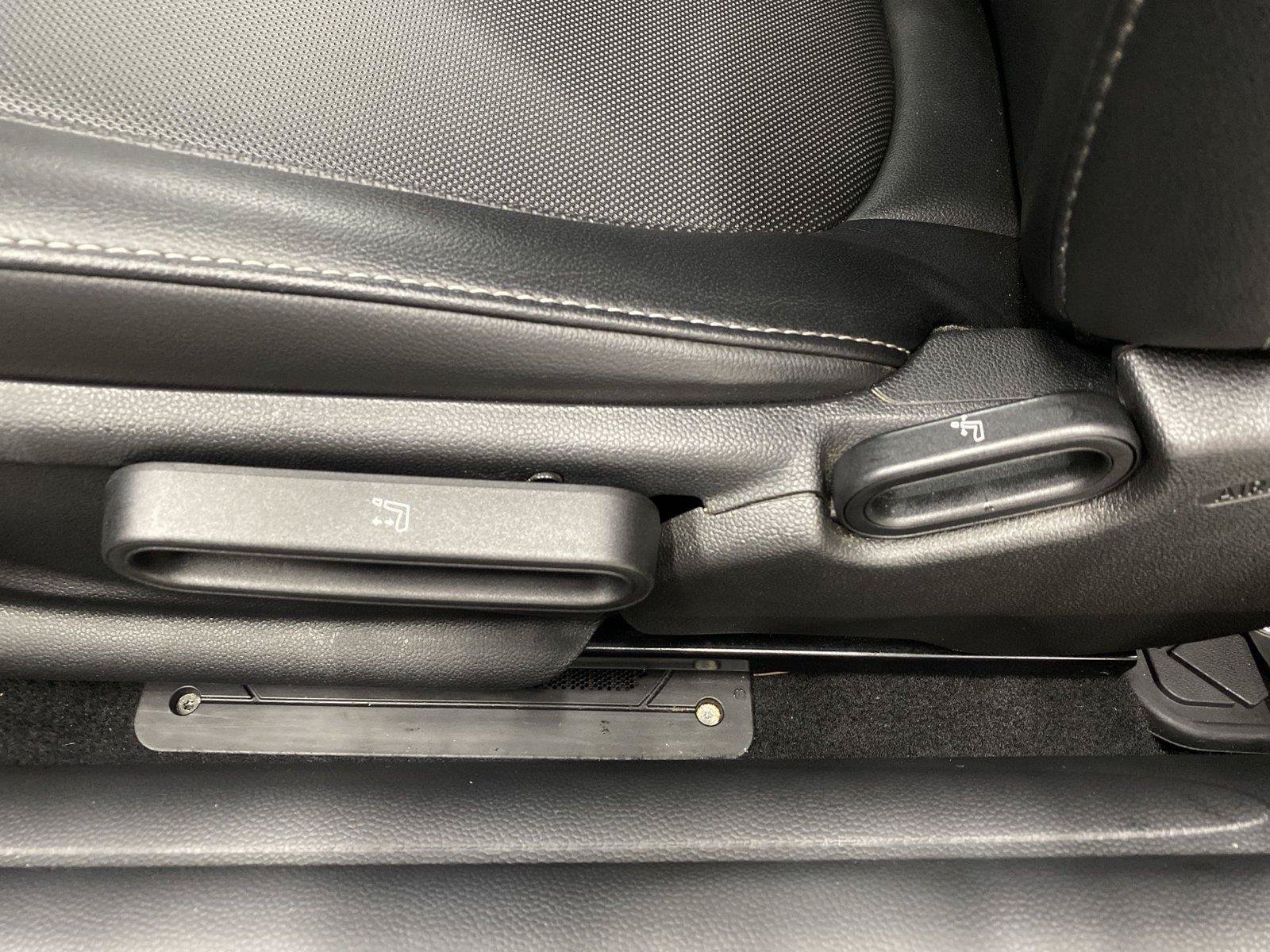 Used 2018 MINI Cooper 2-Door Hardtop FWD image 18