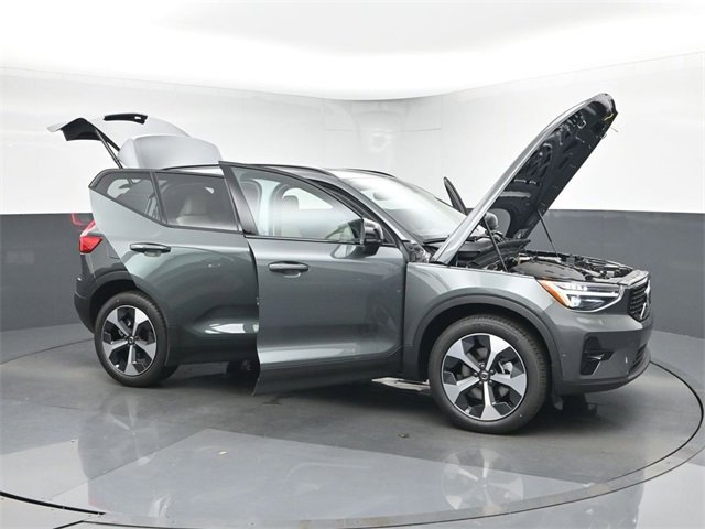 New 2026 Volvo XC40 B5 Plus w/ Protection Package Premier image 52
