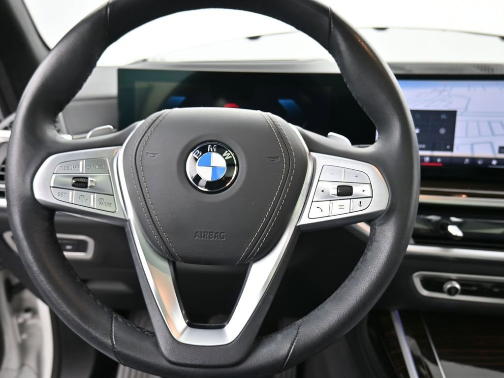 Used 2025 BMW X7 xDrive40i image 12