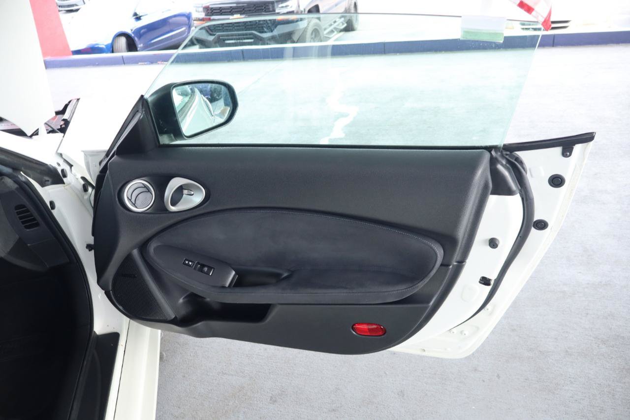 Used 2012 Nissan 370Z Touring w/ Sport Pkg RWD image 28