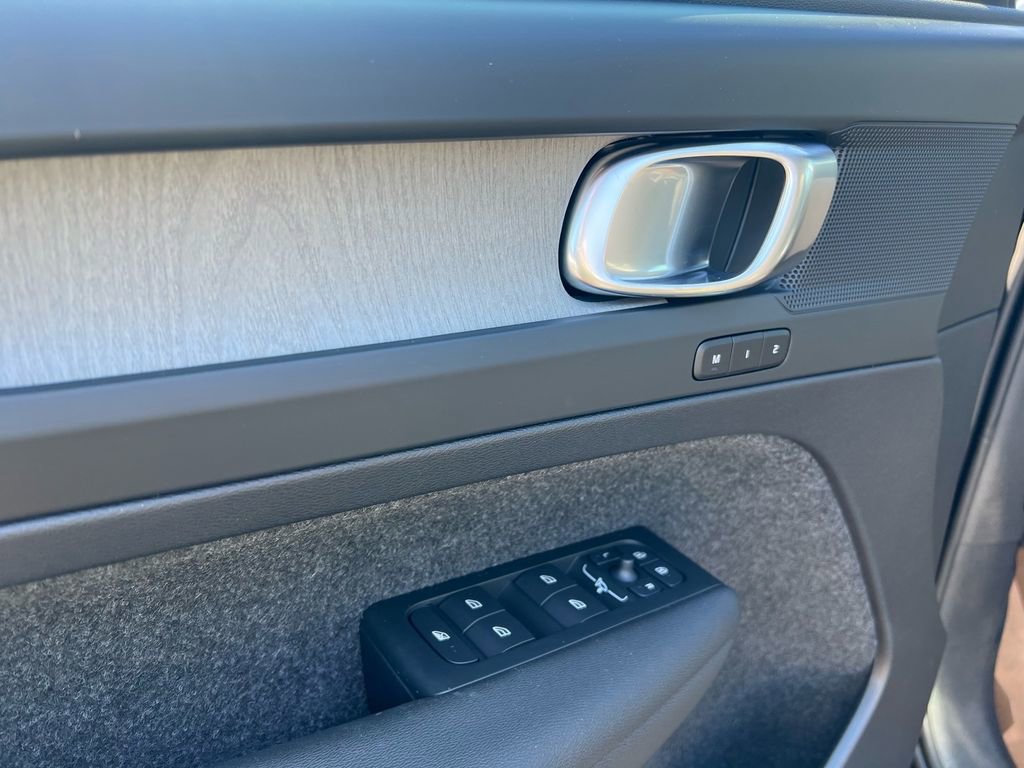 New 2026 Volvo XC40 B5 Plus w/ Climate Package AWD/4WD image 10