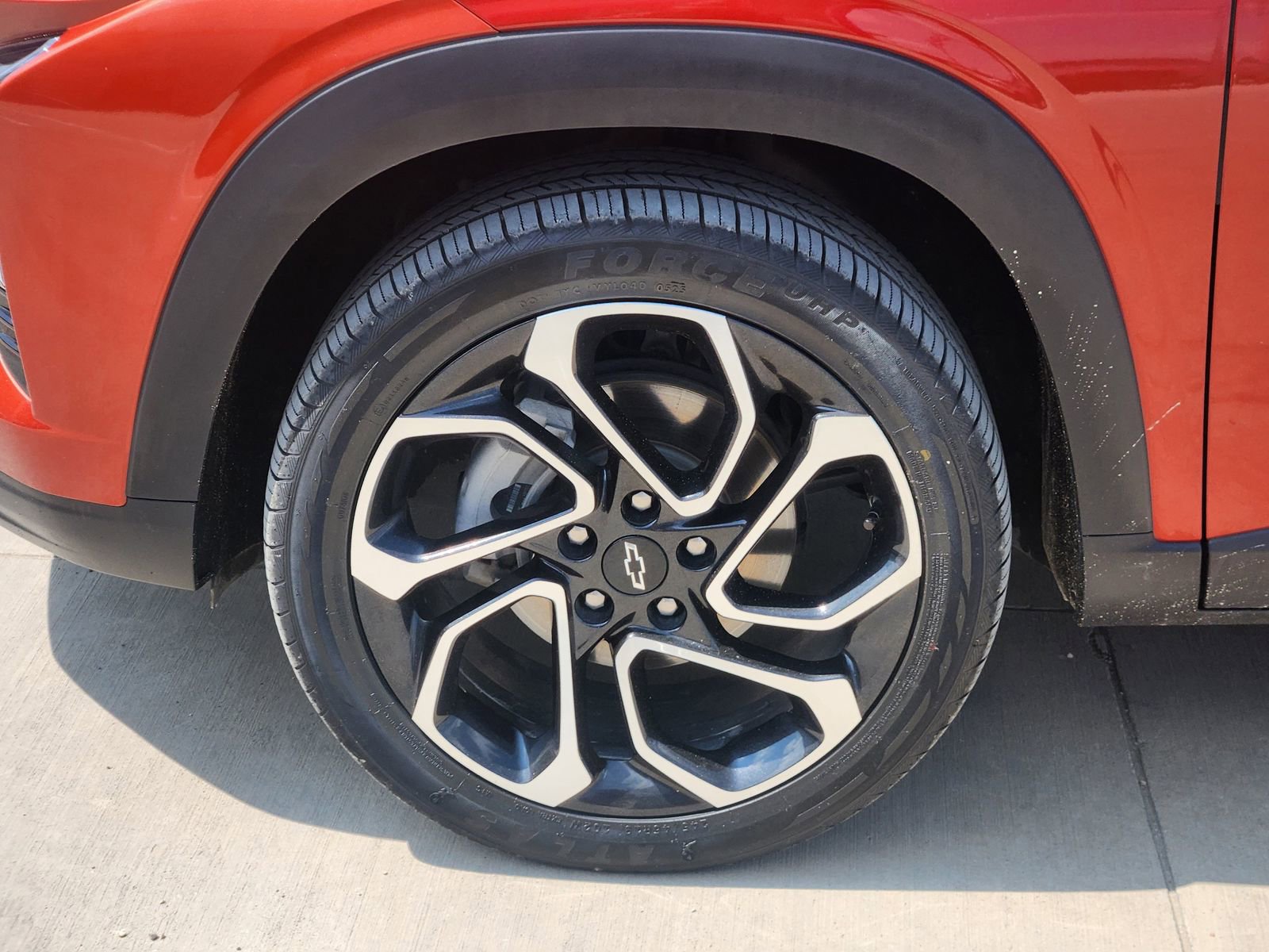 Used 2024 Chevrolet Trax RS FWD image 11