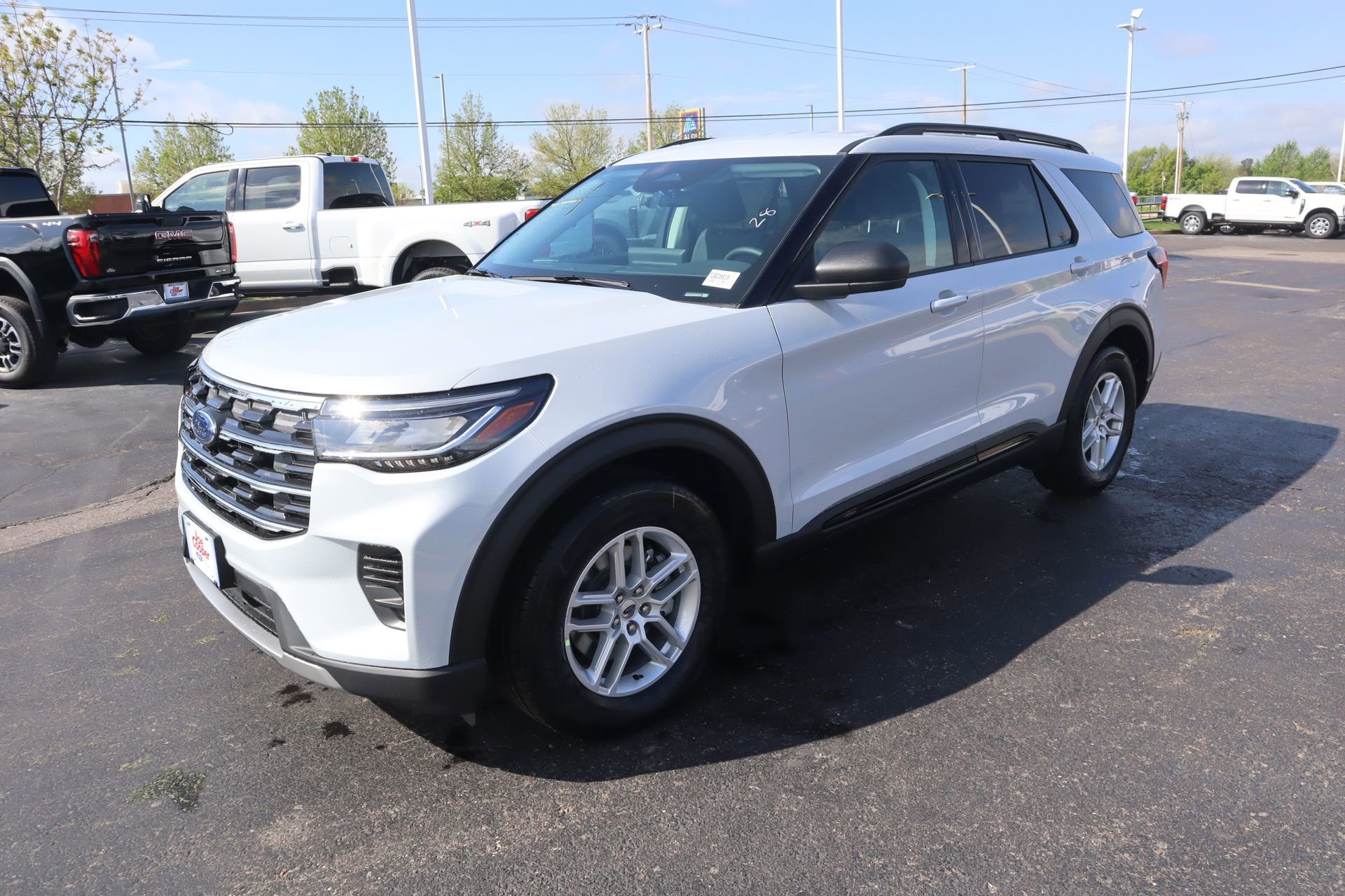 New 2026 Ford Explorer Active RWD image 11