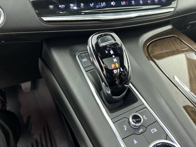 Certified 2024 Cadillac Escalade Sport Platinum w/ LPO, ONYX Package AWD/4WD image 16