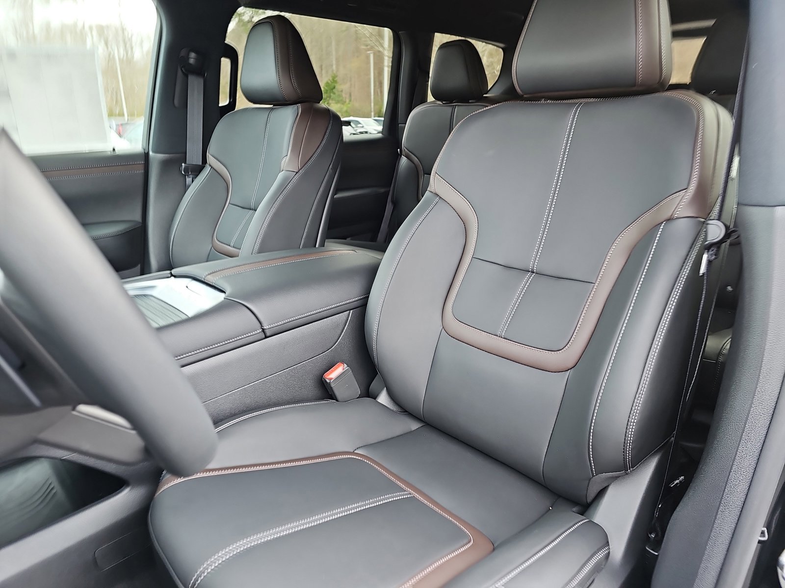 New 2025 Nissan Armada SL image 16