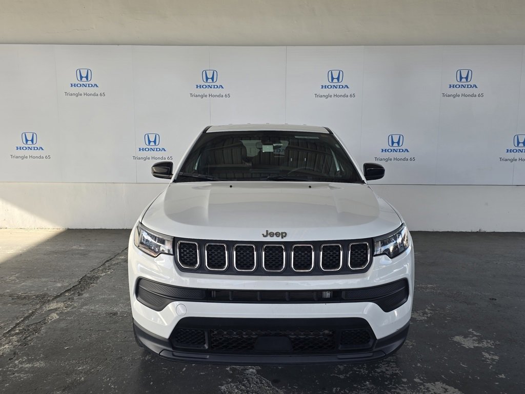 Used 2024 Jeep Compass Sport image 2