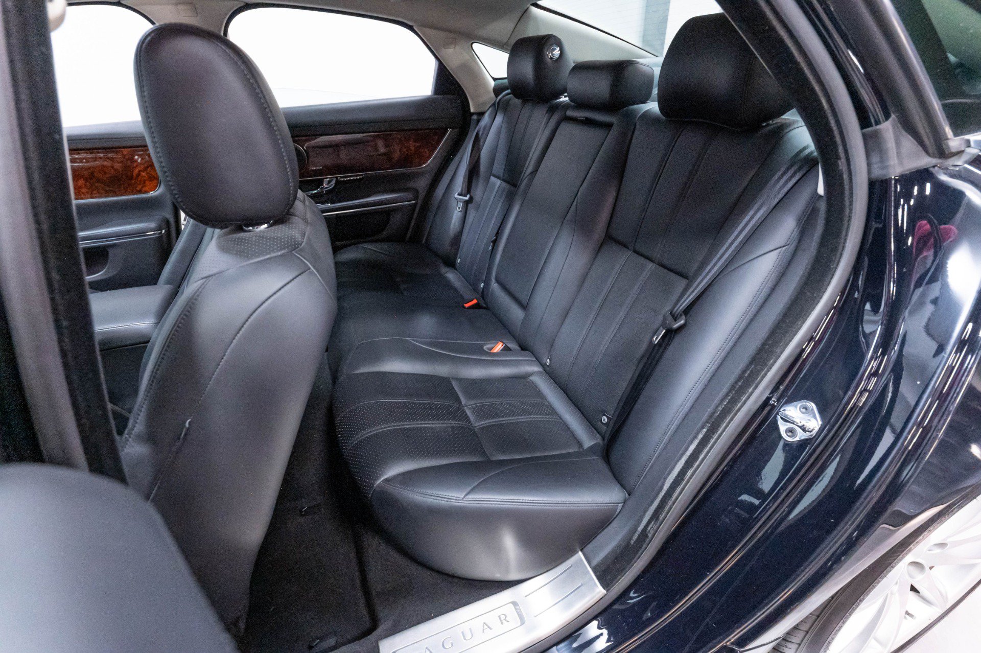 Used 2013 Jaguar XJ AWD image 20