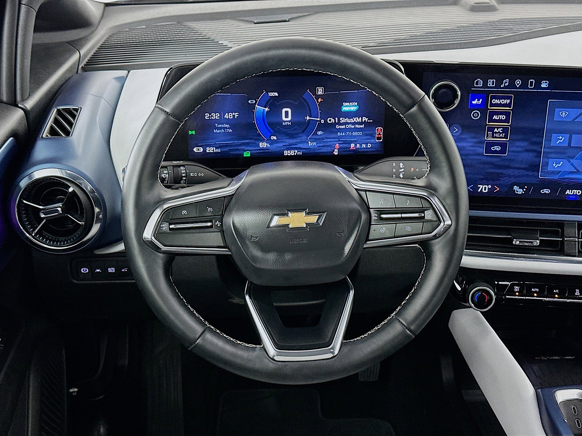 Used 2025 Chevrolet Equinox EV LT image 18