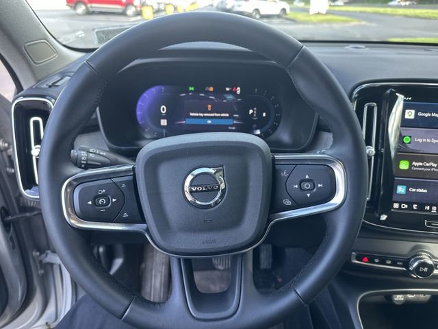 Used 2023 Volvo XC40 B5 Plus w/ Protection Package Premier image 14