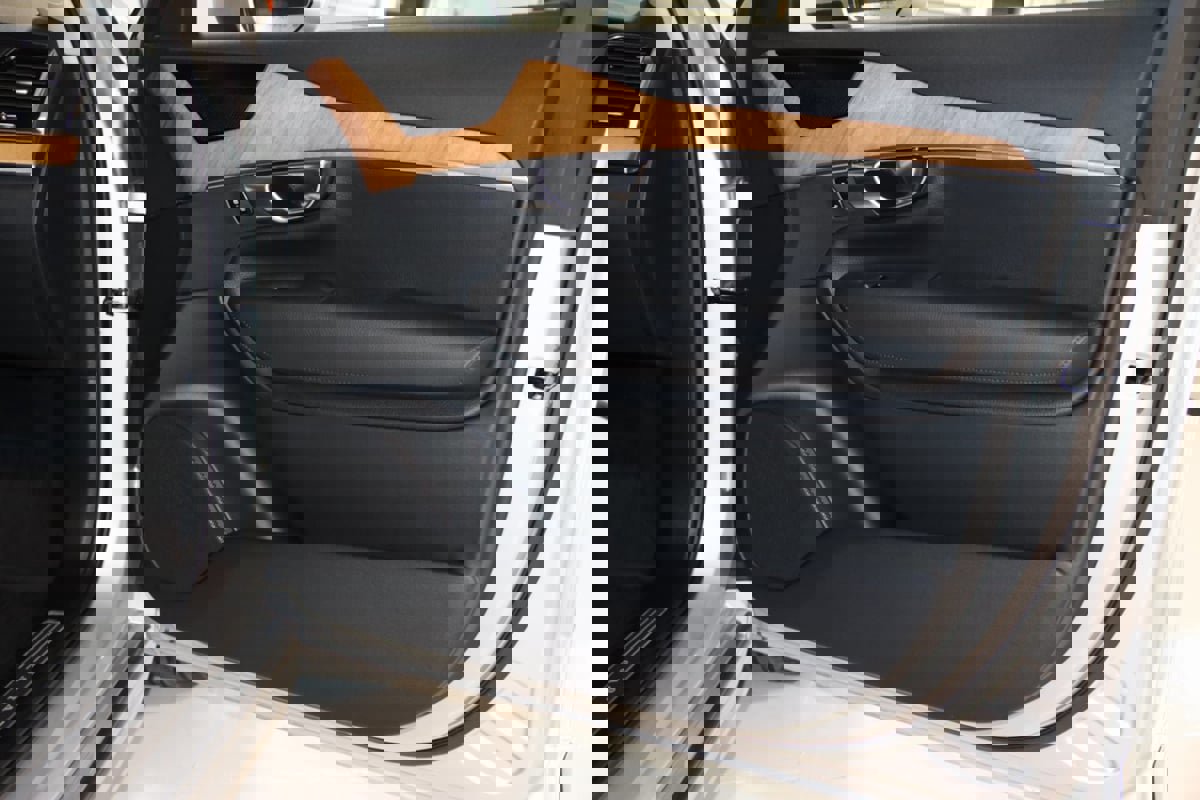 Used 2022 Volvo XC90 T6 Momentum w/ Advanced Package image 51