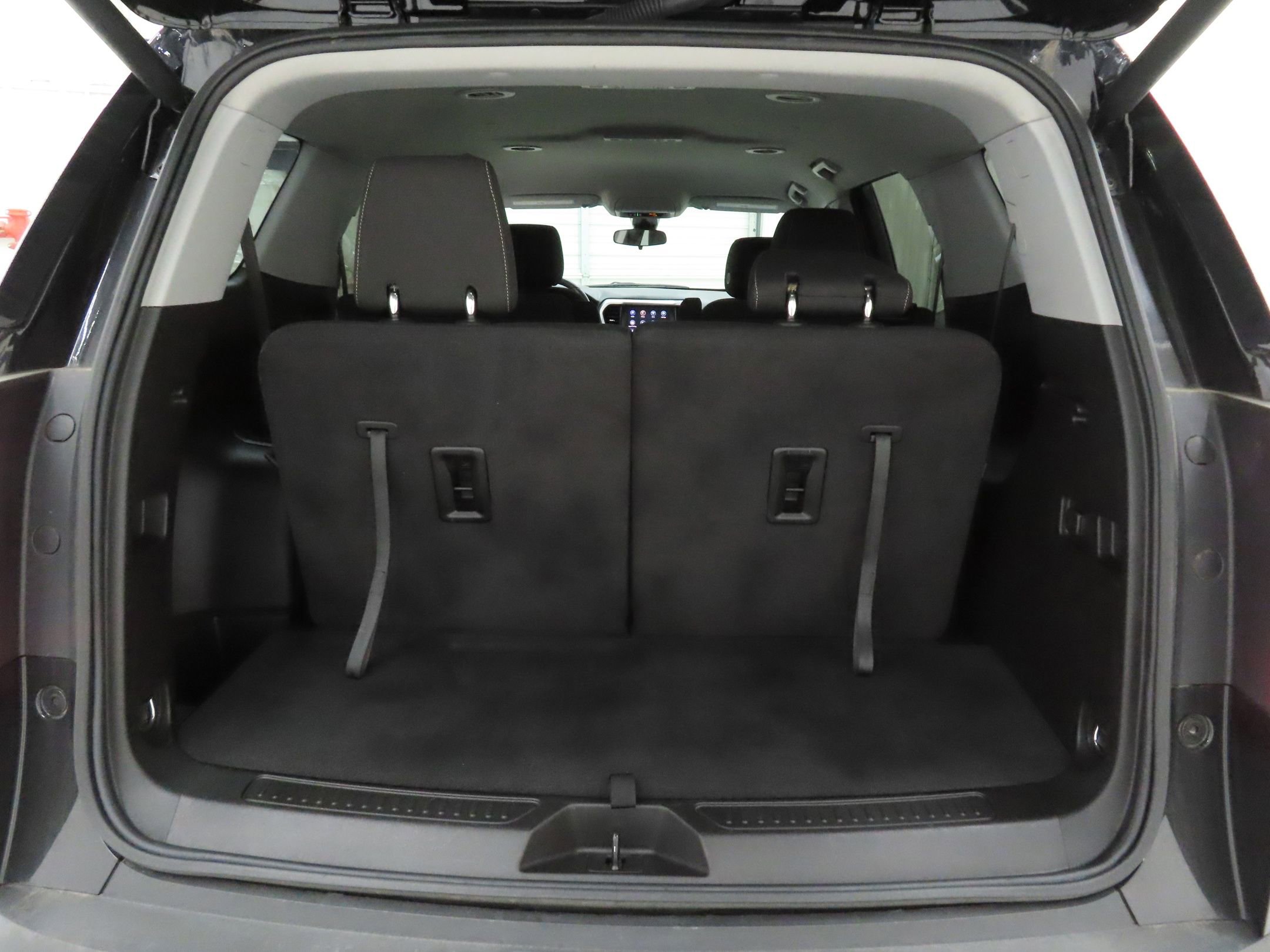 Used 2023 GMC Acadia SLE w/ Driver Convenience Package image 22