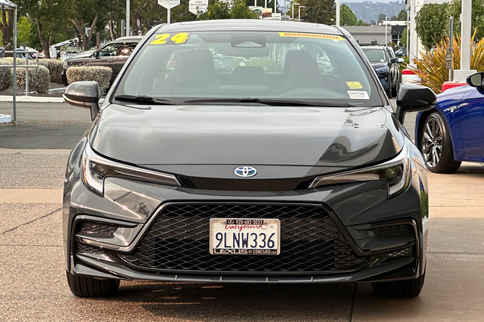 Used 2024 Toyota Corolla SE w/ SE Package FWD image 6