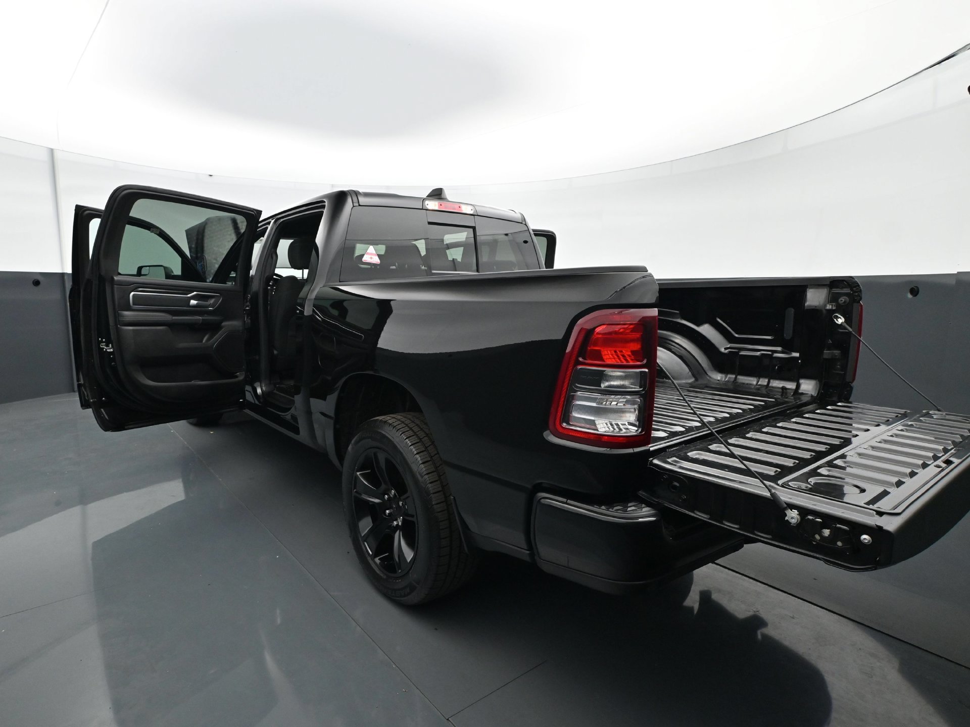 Used 2023 RAM 1500 Big Horn AWD/4WD image 33