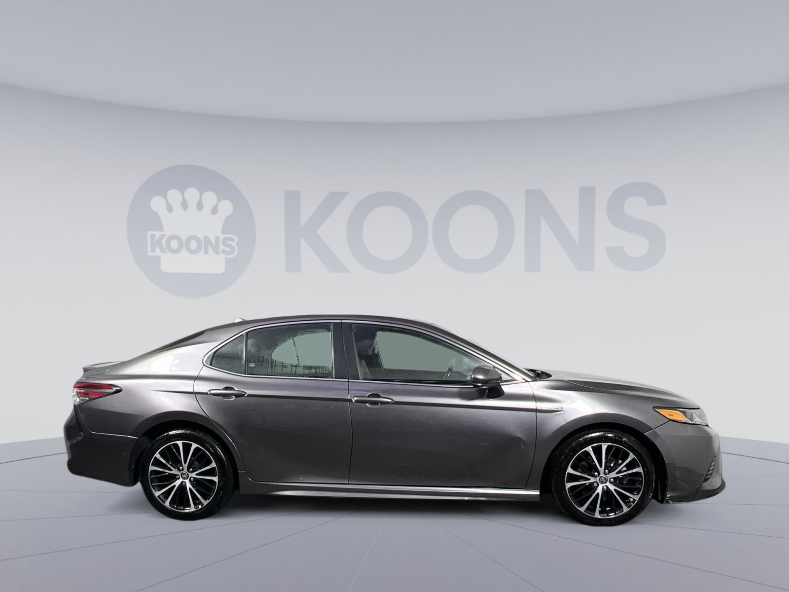 Used 2020 Toyota Camry SE image 8