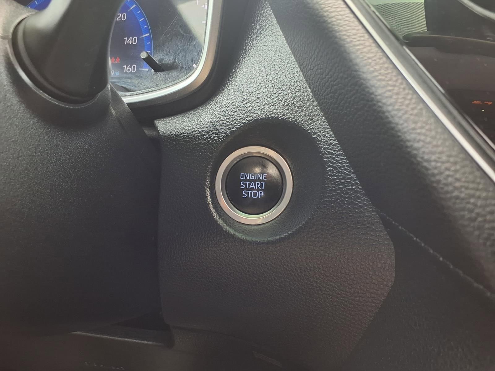 Used 2022 Toyota Corolla Cross XLE w/ Convenience Package FWD image 11