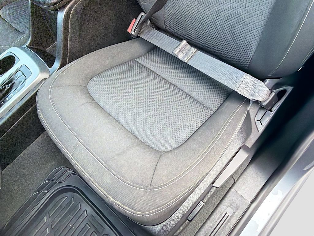 Used 2022 Chevrolet Colorado LT w/ LT Convenience Package image 18