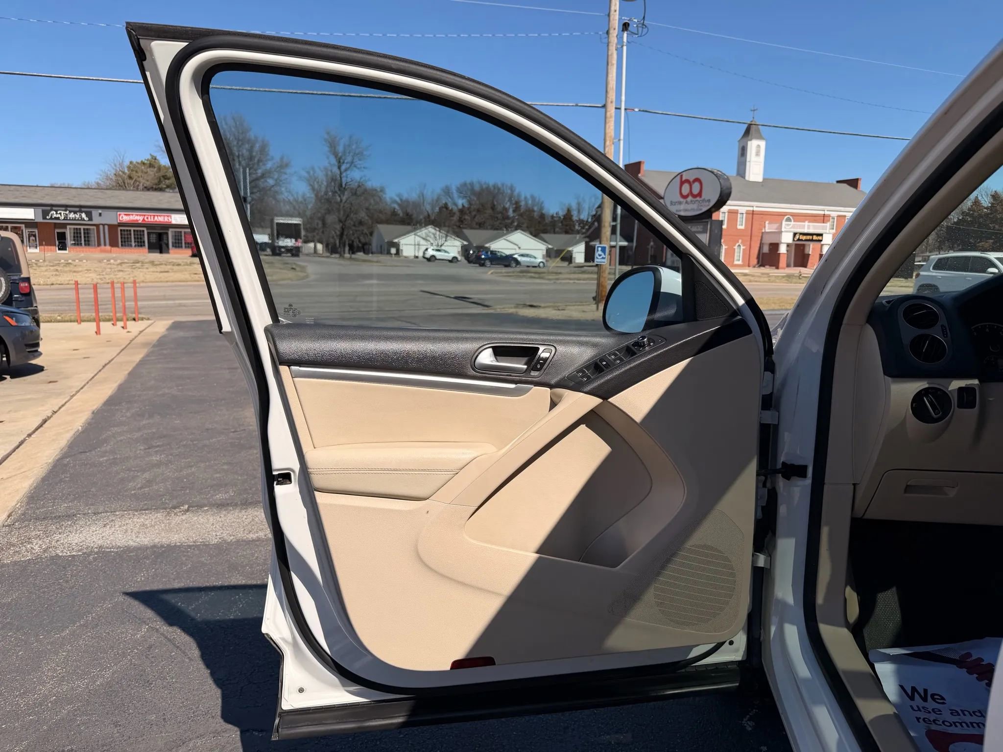 Used 2013 Volkswagen Tiguan S FWD image 9