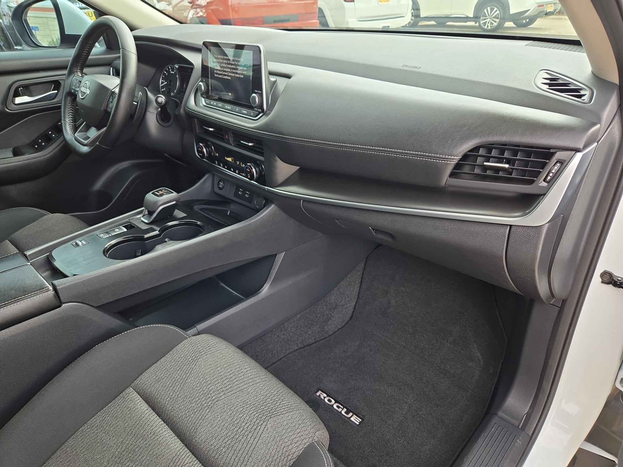 Certified 2026 Nissan Rogue SV FWD image 29