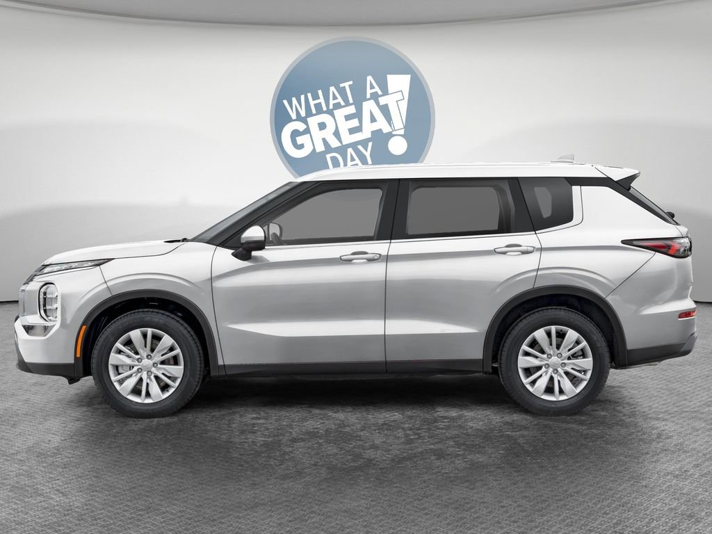 New 2026 Mitsubishi Outlander ES image 3