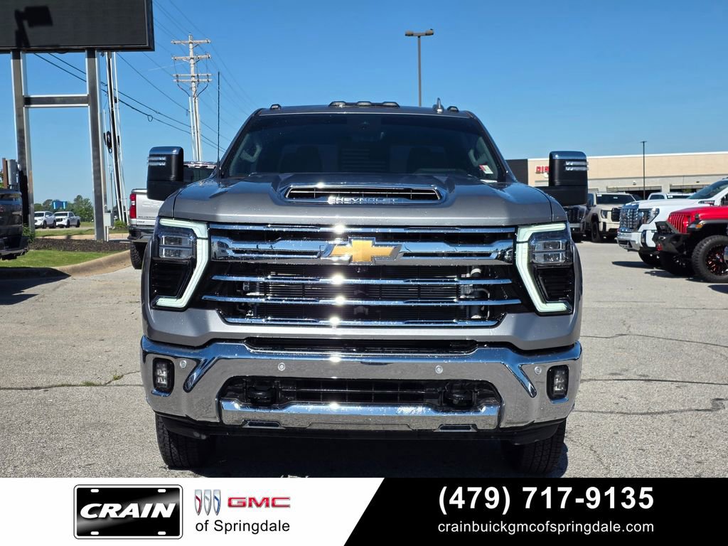 Used 2025 Chevrolet Silverado 3500 LTZ w/ LTZ Plus Package AWD/4WD image 2