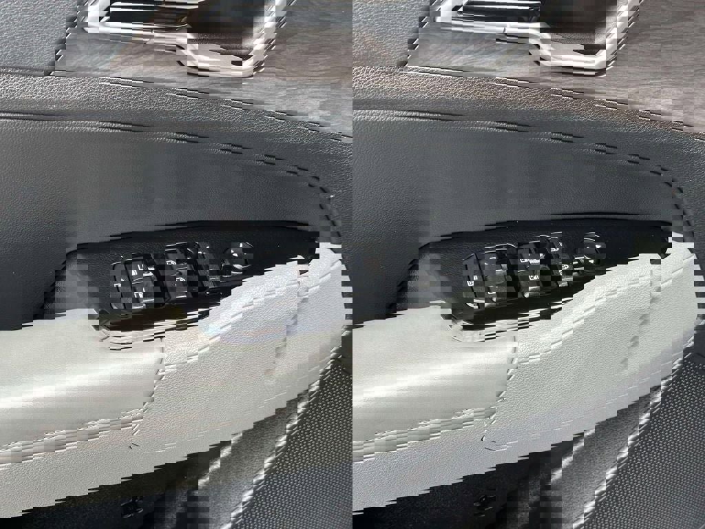 Used 2023 Kia Sportage X-Line w/ X-Line Premium Package image 17